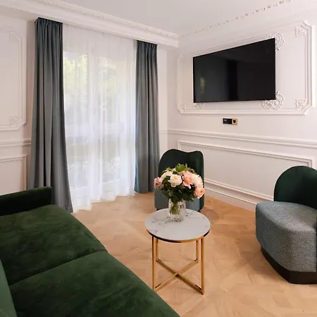 Appartement Champs-Elysees *