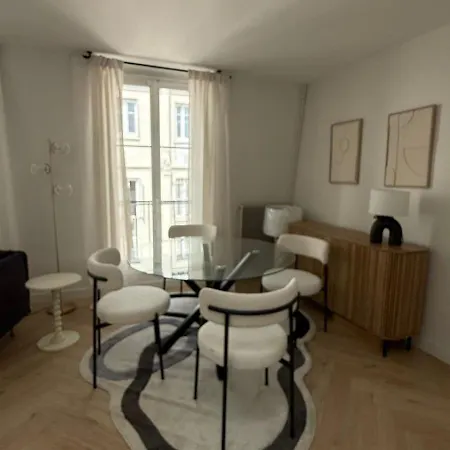 Luxury Stay - Arc Of Triumph * Parijs