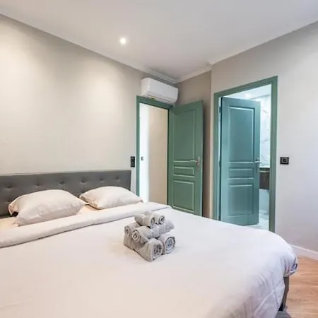 Luxury Stay - Arc Of Triumph *