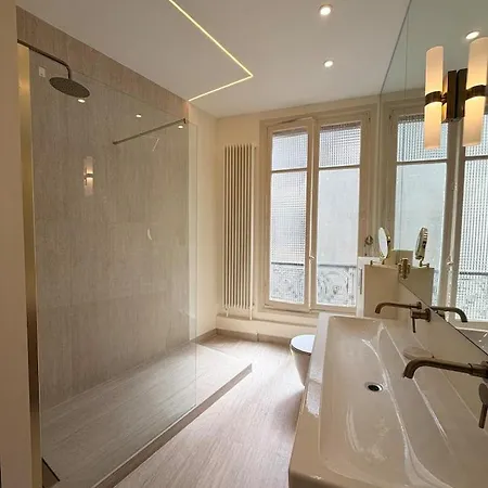 Luxury Eiffel Tower Apartment