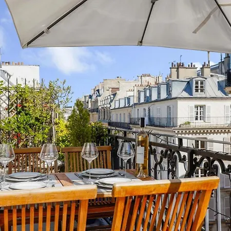 Luxury Eiffel Tower Apartment