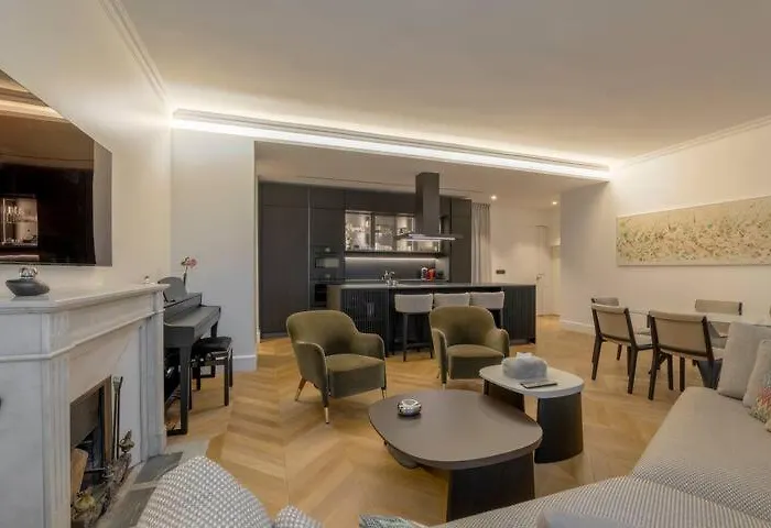 Luxury View On Arc Of Triumph * Paris